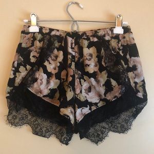 Shabby chic shorts